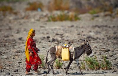 Baloch life stile 
Baloch e zind
بلوچ ءِ زند کجام  وڑا گوازاگانیں چرے اکس ءَ چہ زانگ بیت ۔ ادا یک زالبول پہ آپ ءِہاجتان ہرے سرا آپ پہ وتی لوگ ءَ سرکنت ۔ ہمے سما بیت کہ بلوچ ءُ بلوچستان انگتہ ھزار سال چہ اے دگہ راج ءُ  ملکاں پُشت ءَ انت ۔ 


