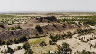 Meri e kalat
میری ءِ قلات
Meri e kalat
میری ء قلات کیچ ءِ حاکمانی بُنجُل بوتگ، اے بلیدی بوتگ انت او ایشاں ادا حاکمی کتگ۔ قلات کیچ کورے گوریچانی نیمگ انت ۔ اے قلات سسی ءُ پنوں ء نام ہم زانگ بیت ۔ چیا کہ پنوں چہ حاکمانی چُک بوتگ ۔ کیچ ء چنال ہم باز تامدار بوتگ چنال مہمانی آرام جاہ بوتگ ۔ 
