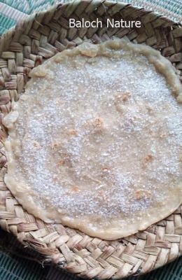 Balochi classic bread
Seserk
سیسرک
سیسرک یک نان ءِ  بلے اشیا گیشتر عیدانی  سہب ء سرا جوڑ کن انت اشیے آرت ء تر کنگ ءَ گیشر آپ مان کن انت ءُ  تین ءِ ایر کن انت ءُ آئیے سرا شکر پر کن انت ۔ اے نان یک شرکنیں نان ۔ اشیا گیش تر وشیں روچاں جوڑ کن انت ۔ 
