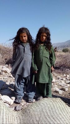 Baloch kids
بلوچ زادہ
بلوچ کسانکیں  چکُ  بلوچ سرزمیں ِ سپاہ ان ت۔ مدامی کسانیں بلوچانی احترام بکن ات۔ 
