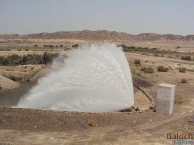 Dam Water Discharger
Kasanin Sargard
کسانین سرگرد
میرانے ڈیم ء آپ کہ گیش بیت چمدا پہ کش انتے - وھدے آپ دراھگا بیت چو فوارہے جوڑ بیت -۔


