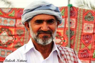 Baloch man
بلوچ مردک
Baloch mardak
بلوچ دود ءُ ربیدگی روچ ءِ درگت ءَ اے اکس زپت کنگ بوتگ ات۔ ادا واجہ ءَ بلوچی دزمال ءَ سرا انت ءُ دگہ چادر کوپگ انت۔ ریش ءُ بروتانی واھند بوّگ ہم بلوچ دود ءِ پچّار انت۔
